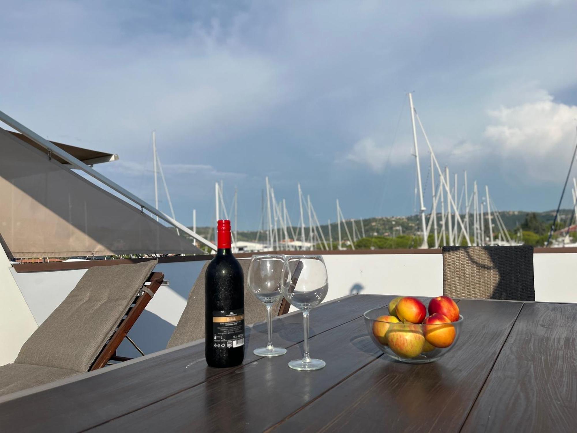 Marina Luxury Houseboat Lace ปอร์โตรอซ ภายนอก รูปภาพ