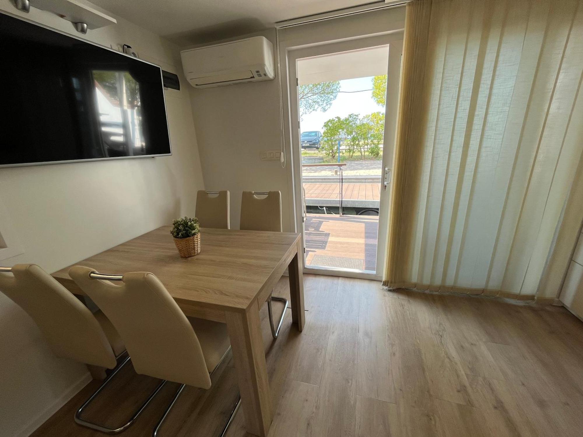 Marina Luxury Houseboat Lace ปอร์โตรอซ ภายนอก รูปภาพ