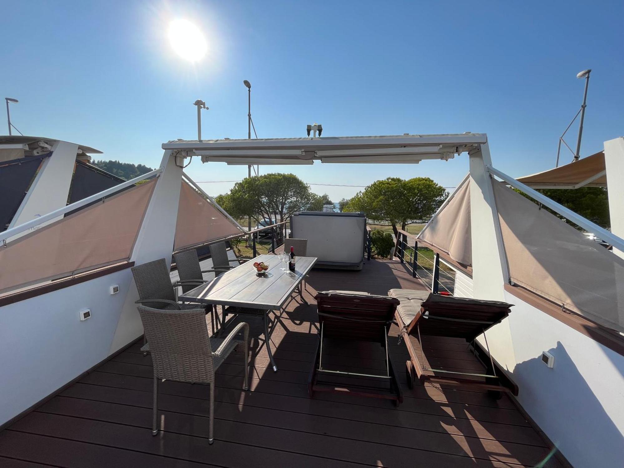 Marina Luxury Houseboat Lace ปอร์โตรอซ ภายนอก รูปภาพ