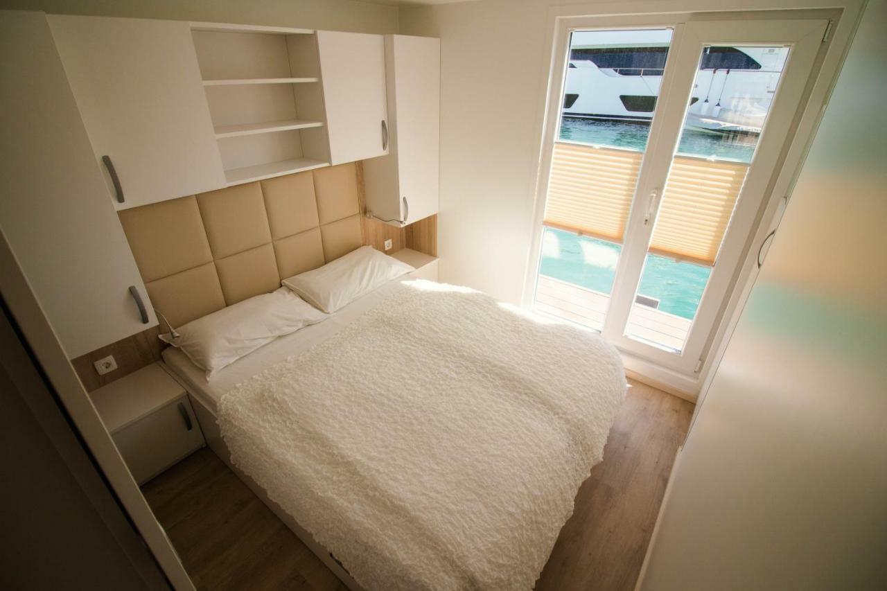 Marina Luxury Houseboat Lace ปอร์โตรอซ ภายนอก รูปภาพ